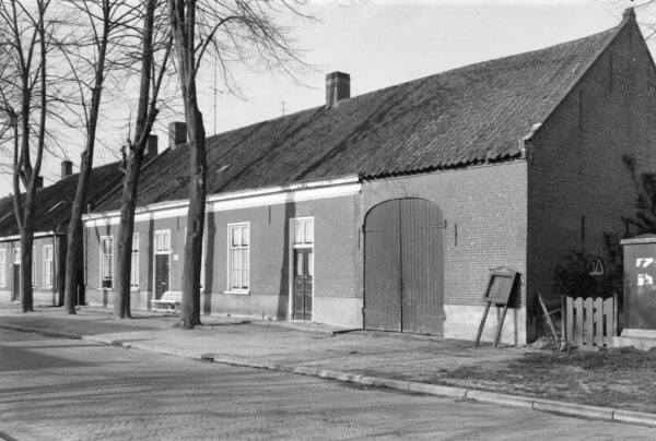 Smitseind 32 in 1963. Foto G.J. Dukker, Rijksdienst voor het Cultureel Erfgoed, Amersfoort / 81.498.