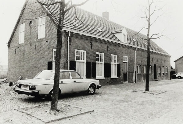 Hint 16-16a in 1981, net na de restauratie. Foto Wies van Leeuwen, collectie BHIC, nr. PNB001016196.