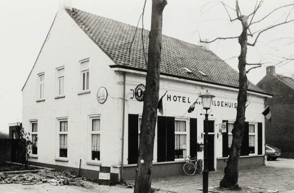 Hotel Het Gildehuis in 1981. Foto Wies van Leeuwen, collectie BHIC, nr. PNB001016193.
