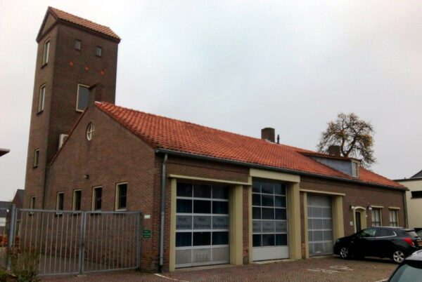 De oude brandweerkazerne, Areven 2a. Foto Winfried Thijssen (2022-11).