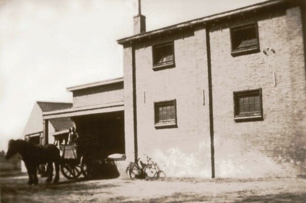 Het pakhuis van de NCB in het midden van de twintigste eeuw. Foto collectie HSK De Acht Zaligheden.