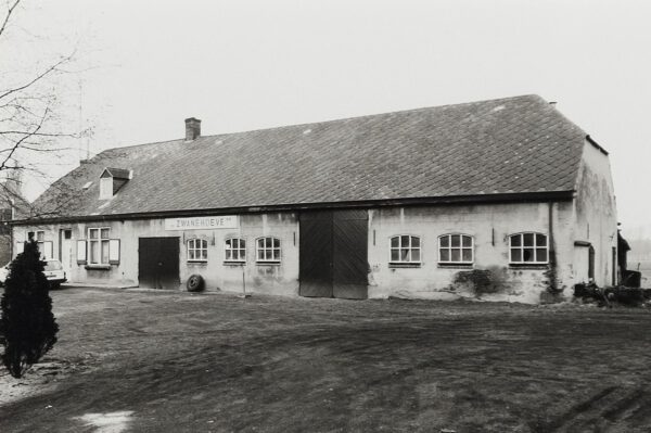 De Zwanehoeve in 1981. Foto Wies van Leeuwen, collectie BHIC, nr. PNB001016161.