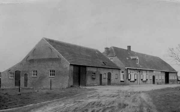 De Zwanehoeve omstreeks zestiger jaren. Foto collectie HSK De Acht Zaligheden.