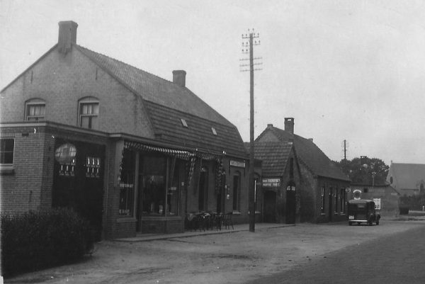 Café De Ster in het midden van de twintigste eeuw. Foto collectie HSK De Acht Zaligheden.